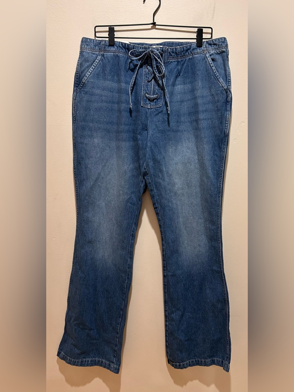 NWT Wrangler Mid Rise Tie Front Bootcut Denim Blue Jeans - Women’s Size 33 / 34